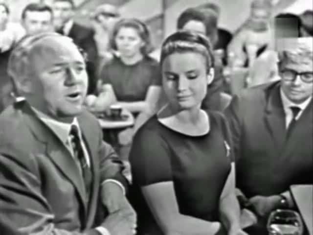 Николай Рыбников, Владимир Земляникин Марчук играет на гитаре