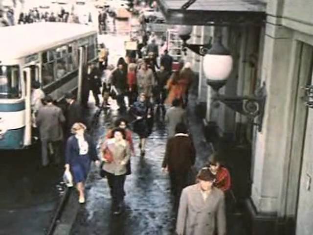 Андрей Мягков Нас в набитых трамваях болтает