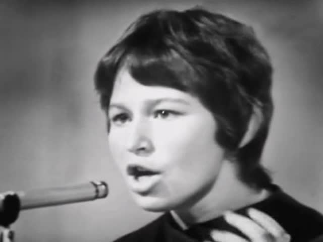 Лариса Кандалова Давай пойдём с тобою в сад