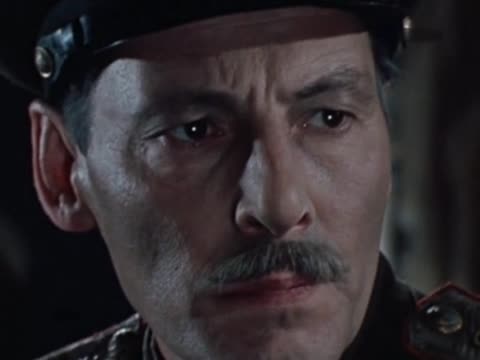 Павел Кравецкий (за кадром) Не раз мы со смертью встречались, товарищ